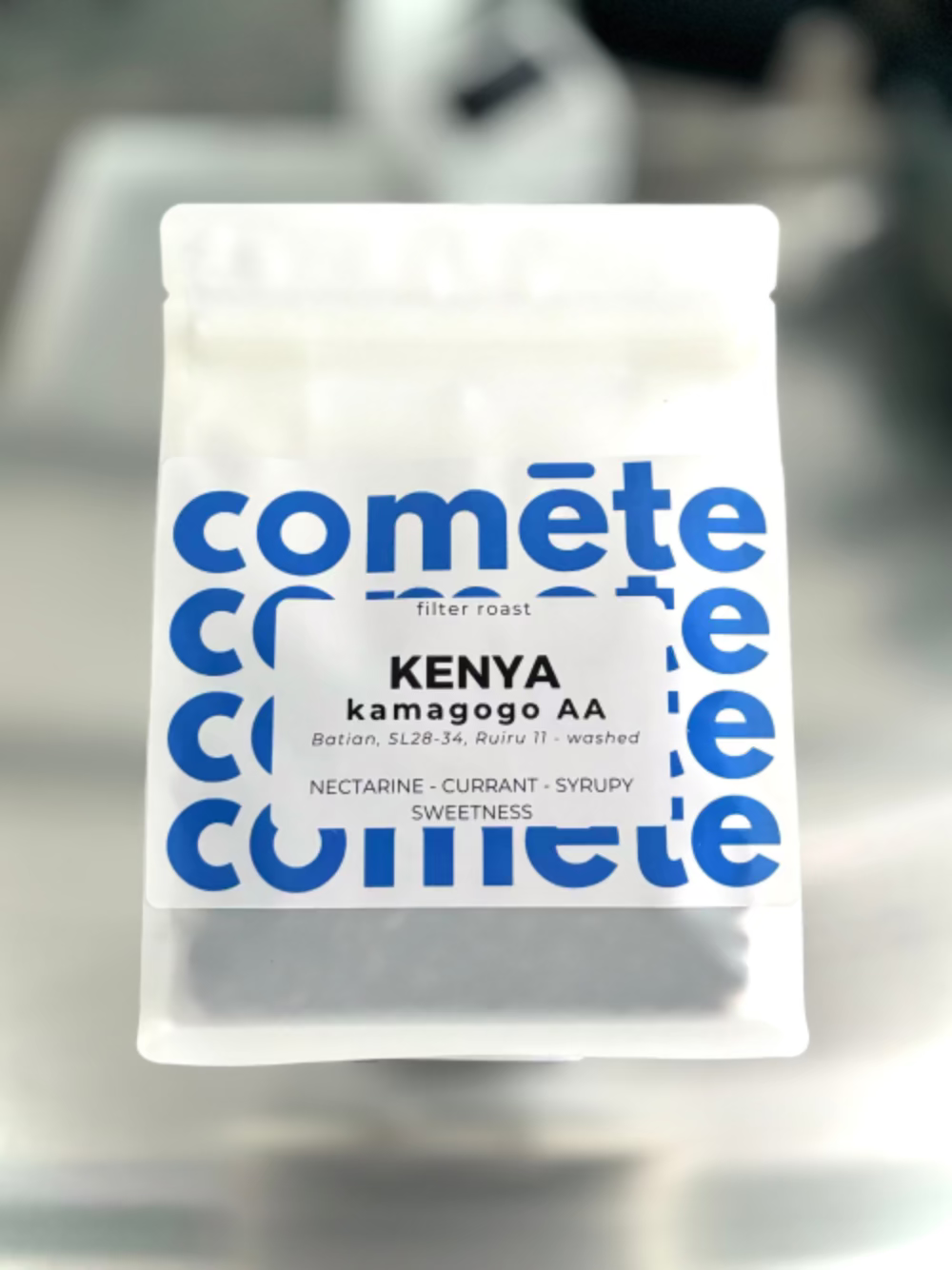 coffee beans from Kenya kamagogo AA, microlot, washed process, nectarine, currant, syrupy sweetness